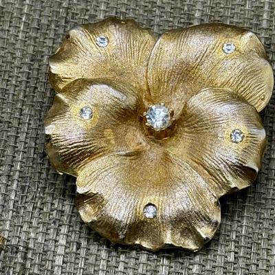LOT 41 - Vintage Brooch Lot - Trifari Coro