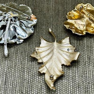 LOT 41 - Vintage Brooch Lot - Trifari Coro