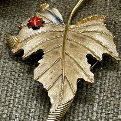 LOT 41 - Vintage Brooch Lot - Trifari Coro
