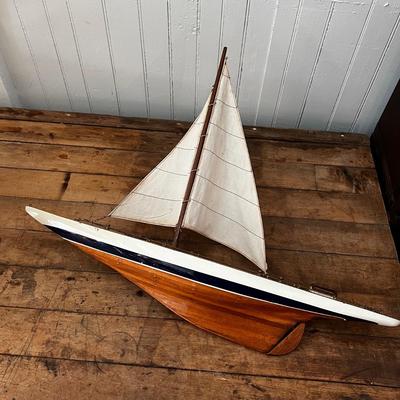 N194 Vintage Sailboat Model