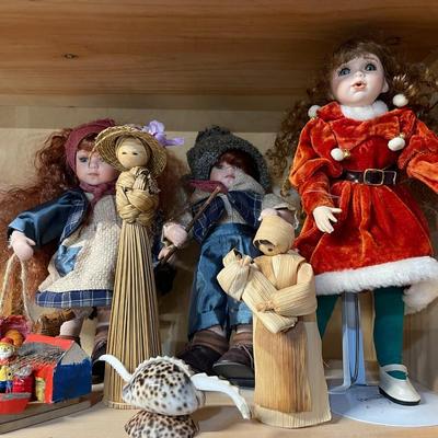 Lot of Dolls - Shelf 1