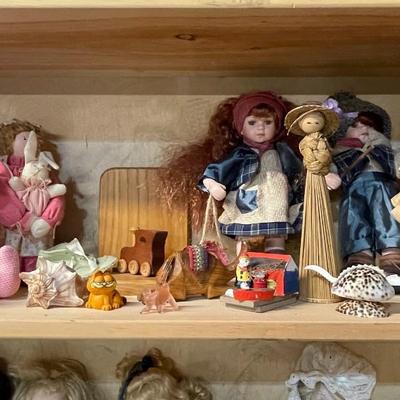 Lot of Dolls - Shelf 1