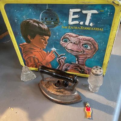 ET lunch box & iron