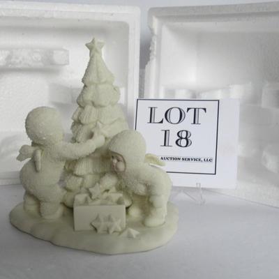 Older Dept 56 Snowbabies Larger Figurine: Decorating The Tree