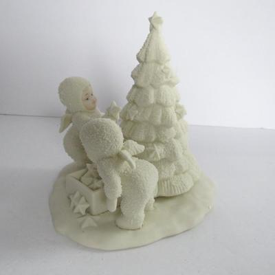 Older Dept 56 Snowbabies Larger Figurine: Decorating The Tree