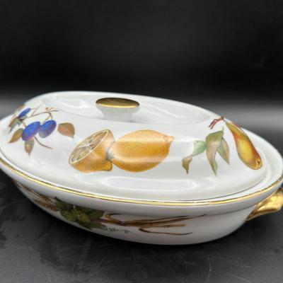 10†Royal Worcester Entree Dish & Lid