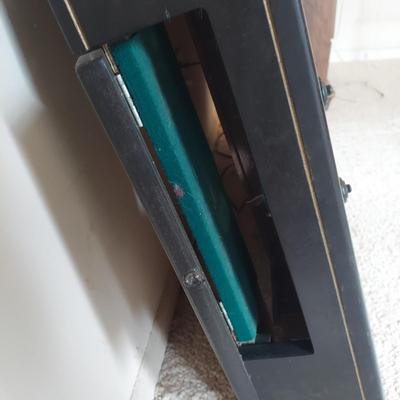 Vintage Brunswick Town House Bumper Pool Table (B1-BBL)