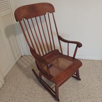 Antique Cane Seat Rocking Chair (B2-BBL)