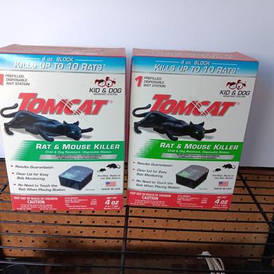Tom Cat mouse bait 4 oz. blocks Kid & dog resistant stations
