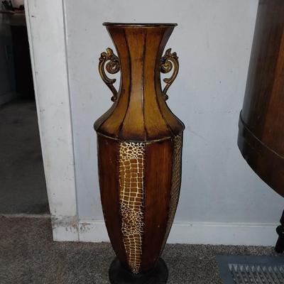METAL FLOOR VASE AND CANDLE HOLDER