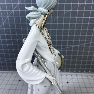 LLADRO #4919 Gypsy Woman in Pock-a-dot Skirt, With Bear