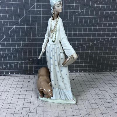 LLADRO #4919 Gypsy Woman in Pock-a-dot Skirt, With Bear