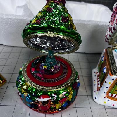NEW Set of 3 Diorama Music Boxes, Mercury Glass NICE! NEW Train, Cottage and Tree