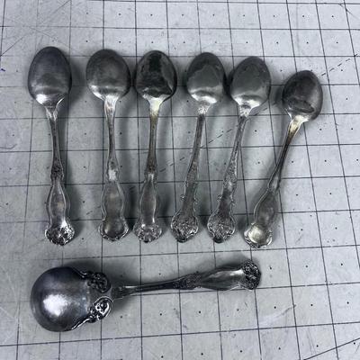 Rogers and Sons 6 Teaspoon and 1 sugar Spoon 