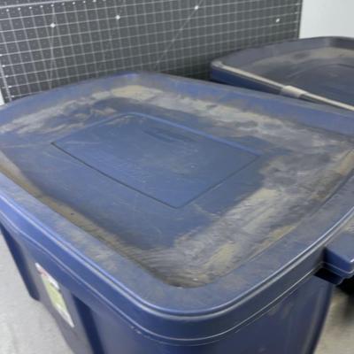 (2) 25 Gallon  Large Rubber Maid Totes with Lids