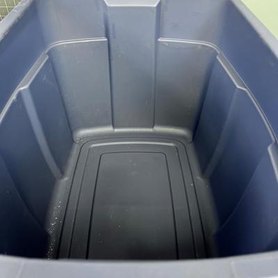 (2) 25 Gallon  Large Rubber Maid Totes with Lids
