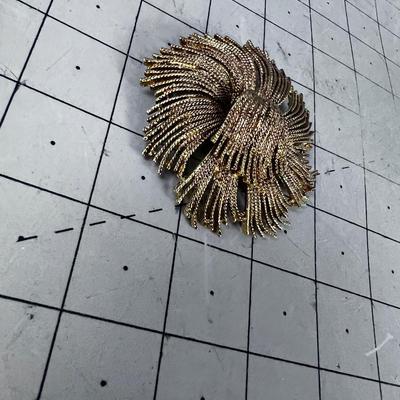 Joan Rivers GOLD Tone Brooch 