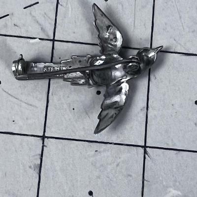 925 STERLING SILVER BIRD PIN. 