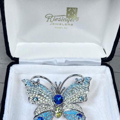 SWAROVSKI Beautiful Butter Fly Pin NEW