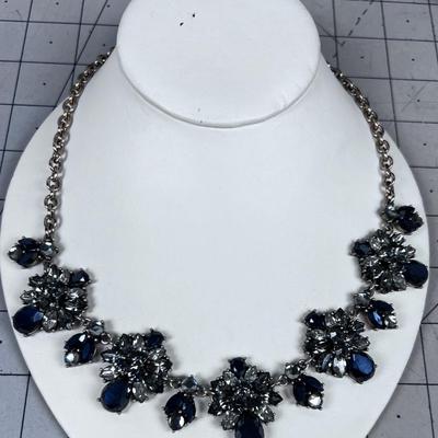 Unmarked Be Jeweled Blue & Gray Chocker