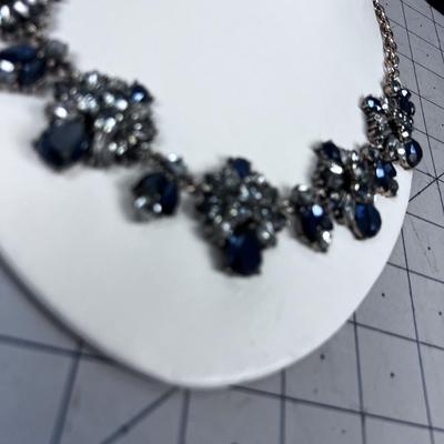 Unmarked Be Jeweled Blue & Gray Chocker