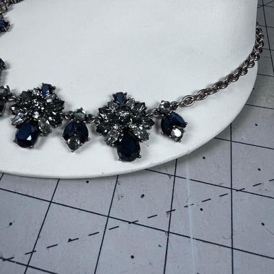 Unmarked Be Jeweled Blue & Gray Chocker