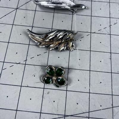 LUCKY! 3 Pins by CORO SAFARI " LEAFY" 