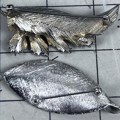 LUCKY! 3 Pins by CORO SAFARI " LEAFY" 