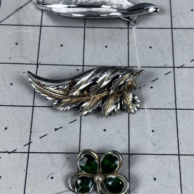 LUCKY! 3 Pins by CORO SAFARI " LEAFY" 