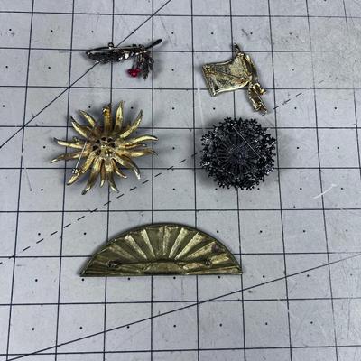 Lot of 5 Vintage Pins 