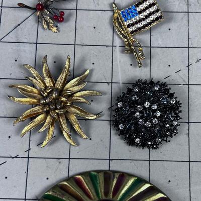 Lot of 5 Vintage Pins 