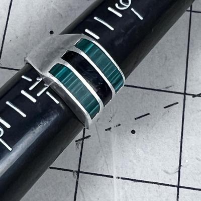 Marked 925 Ring, 3 Inlay (2 of which are Malachite) 