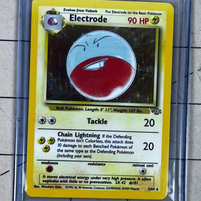 PokÃ©mon Basic  Set Card Electrode Holograph