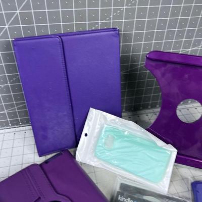 Large Lot of iPad, Kindle, Samsung: Phone and Tablets Covers
