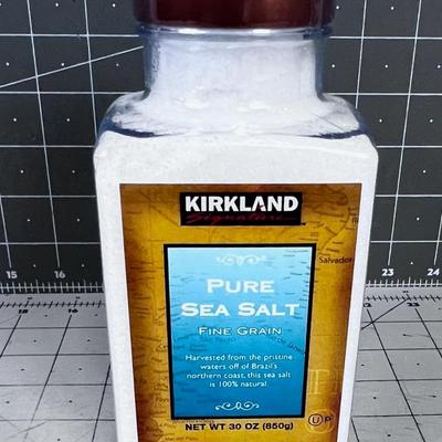 Kirkland  Pure Sea Salt NEW