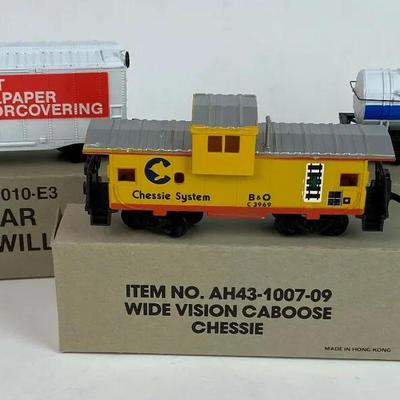  BACHMANN HO F9 DIESEL SHERWIN WILLIAMS FREIGHT TRAIN SET & BUILDINGS new 
