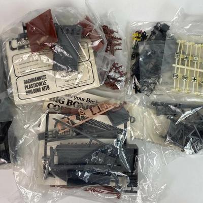  BACHMANN HO F9 DIESEL SHERWIN WILLIAMS FREIGHT TRAIN SET & BUILDINGS new 