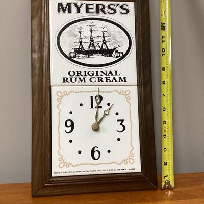 MYERSâ€™S ORIGINAL RUM CREAM Advertising clock