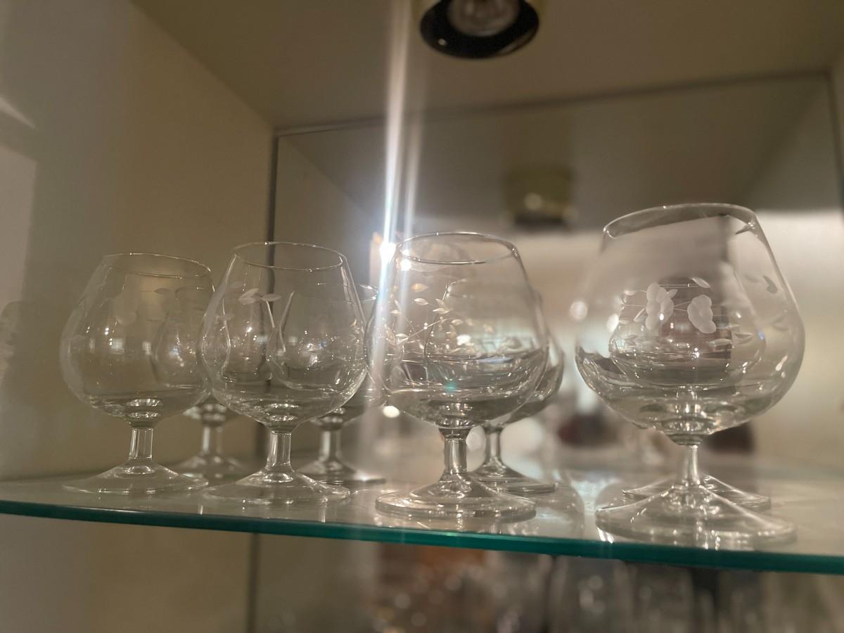 Lot of 8 Etched Glass Snifters