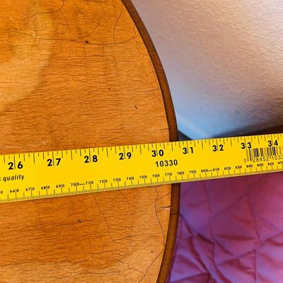 Early American Style Antique maple oval table.