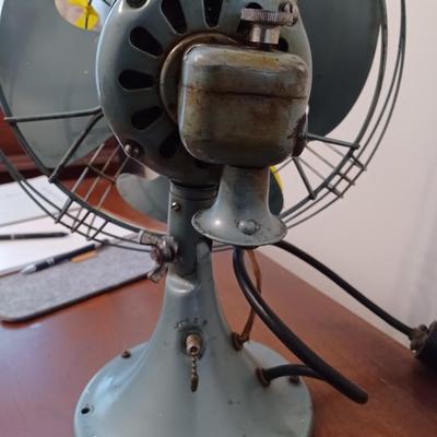 Vintage GE General Electric Oscillating 3 Speed Fan