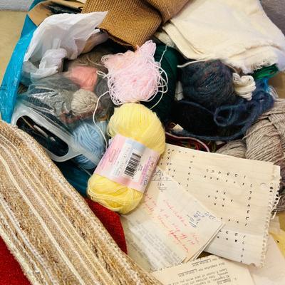 Lot of yarn & misc