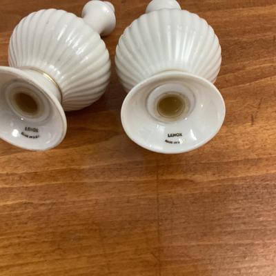 Lenox Gold trim Salt & Pepper shakers
