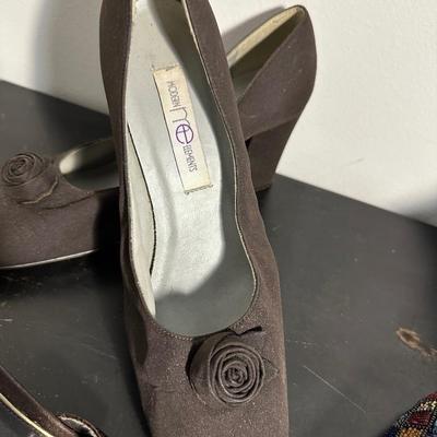 LADIES SHOE LOT