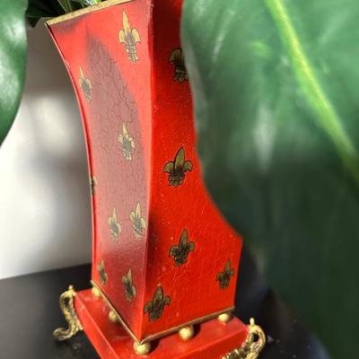 DECORATIVE VASE LOT