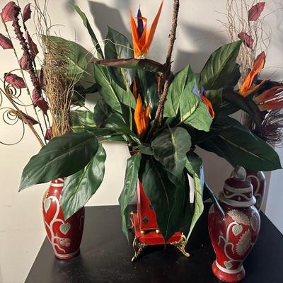 DECORATIVE VASE LOT