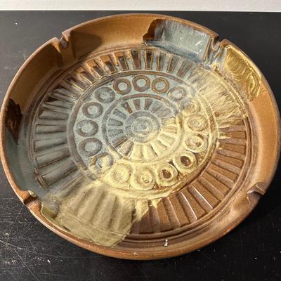 VINTAGE POTTERY CRAFT ASH TRAY