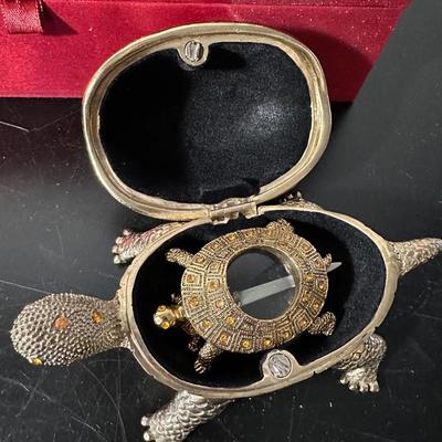 COLLECTIBLE DESK ITEMS LOT