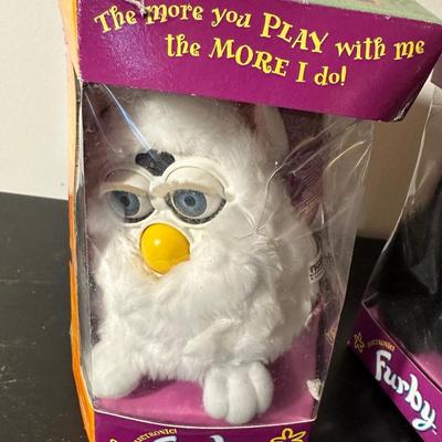 VINTAGE FURBY ANIMAL TOY LOT