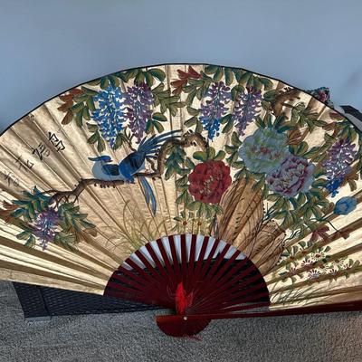LARGE ORIENTAL FOLDING FAN